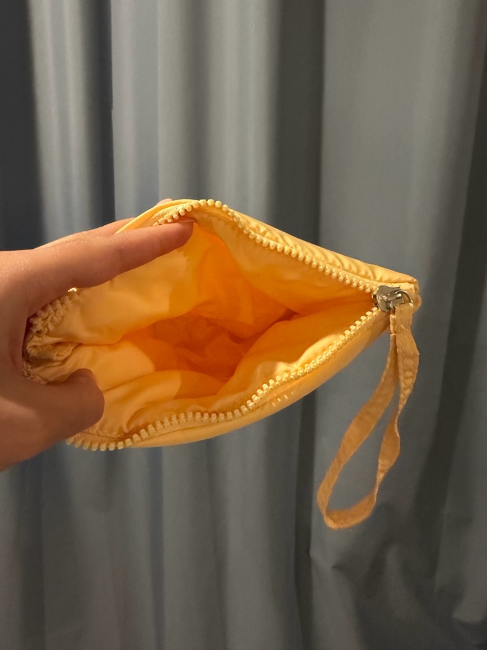 Wilo the Label Tote Bag (Yellow) - Picture 7 of 8